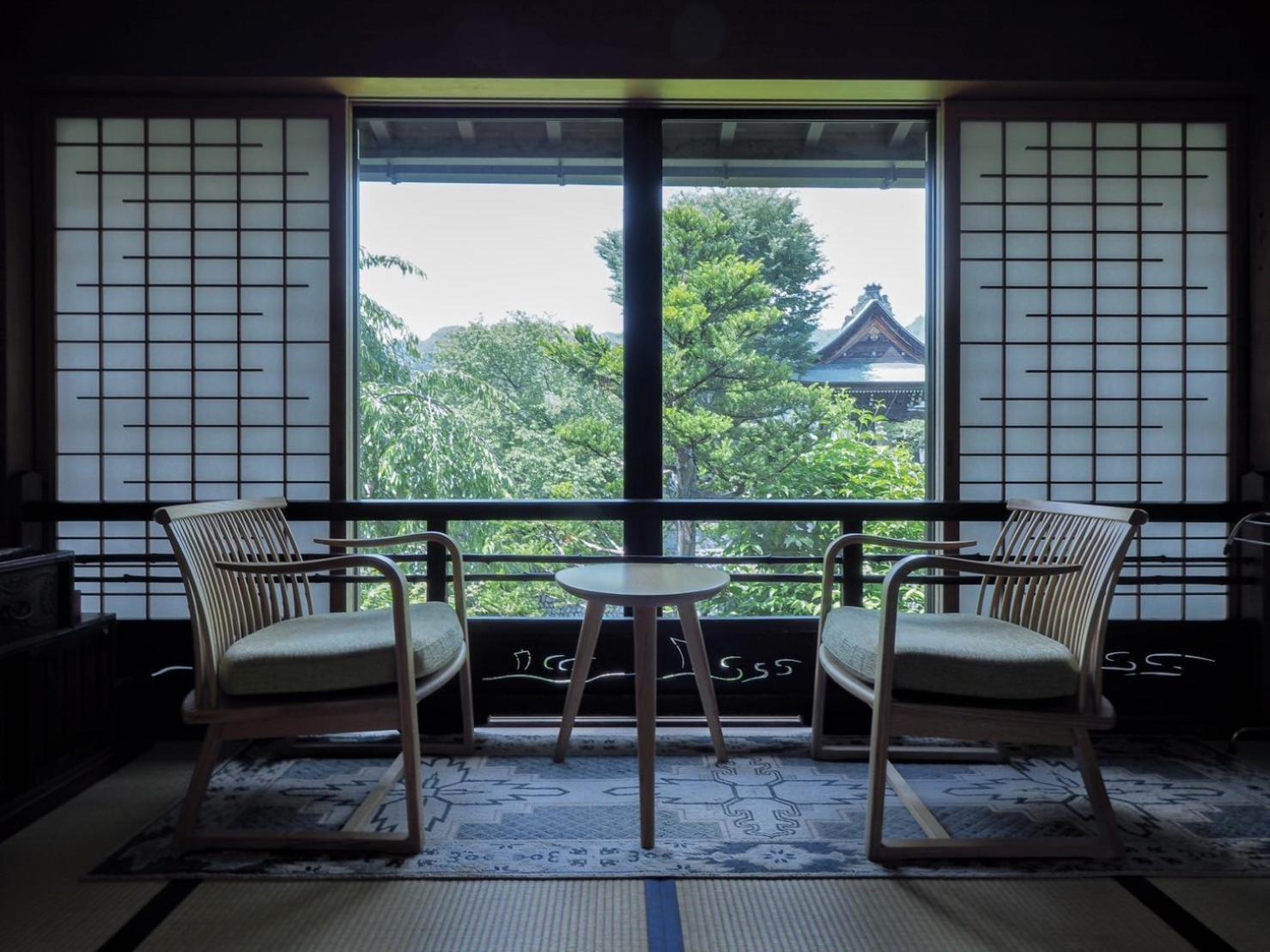 旅館 八ツ三館