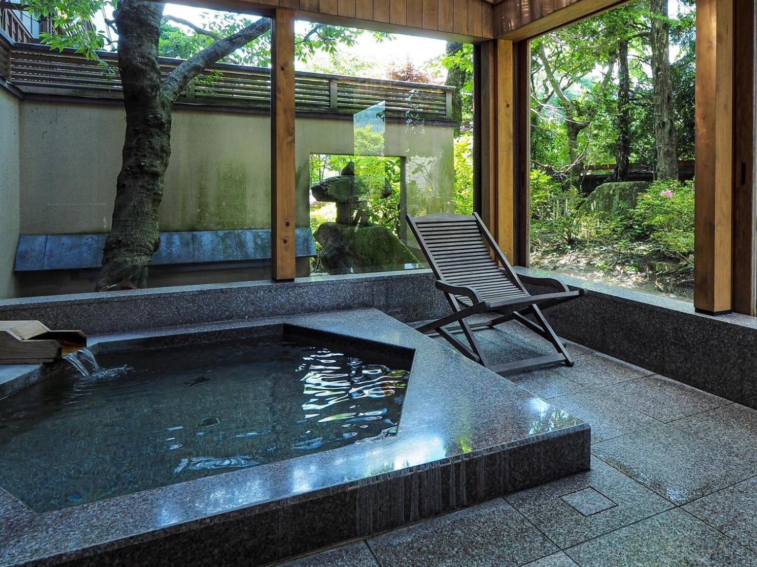 八ツ三館 5*