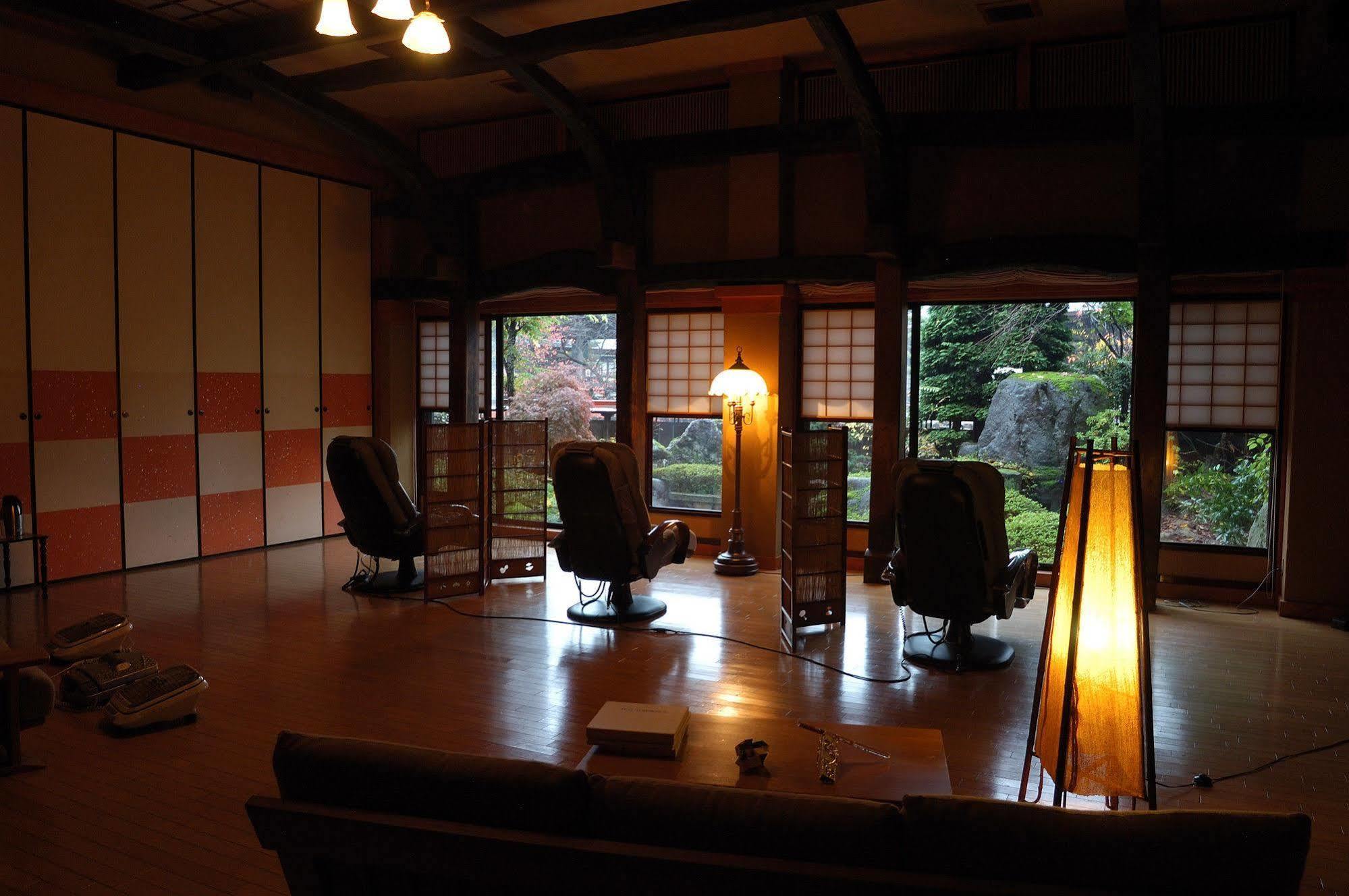 八ツ三館 旅館